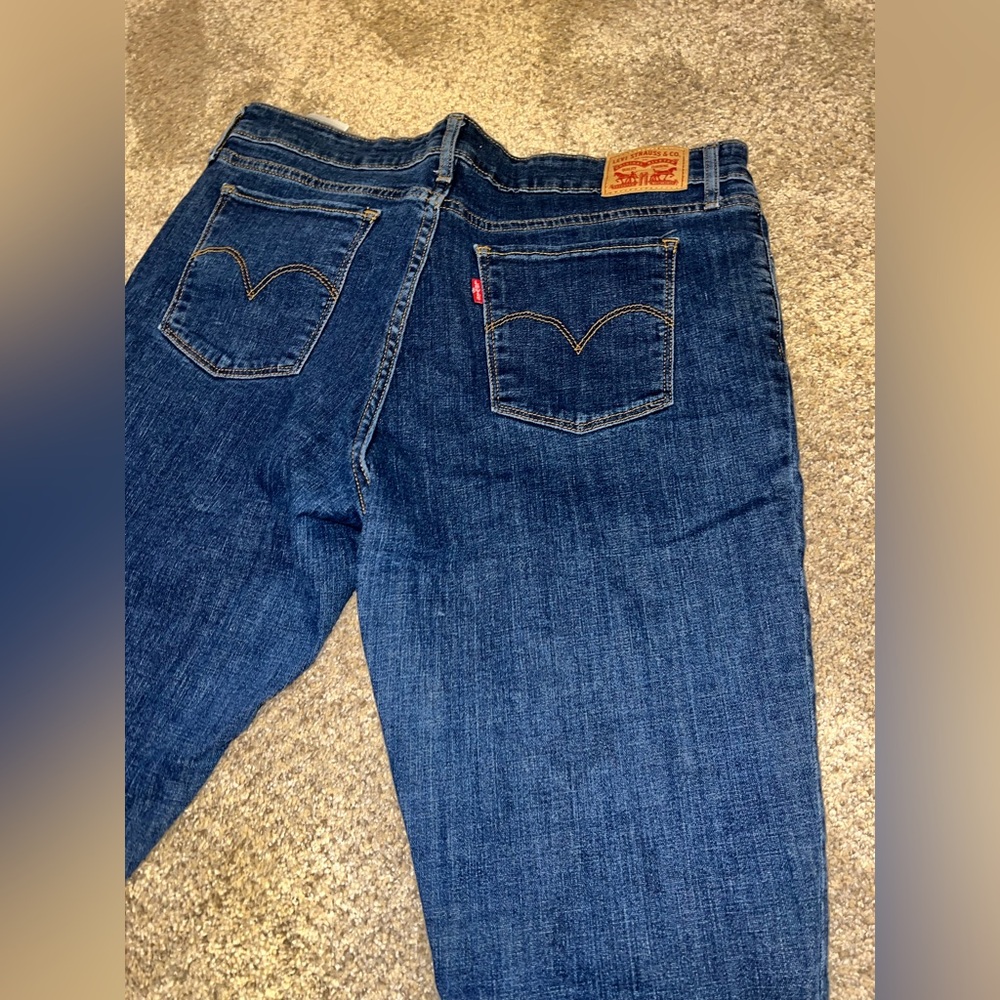 Levi's 711 Skinny Jeans - Picture 3 of 8